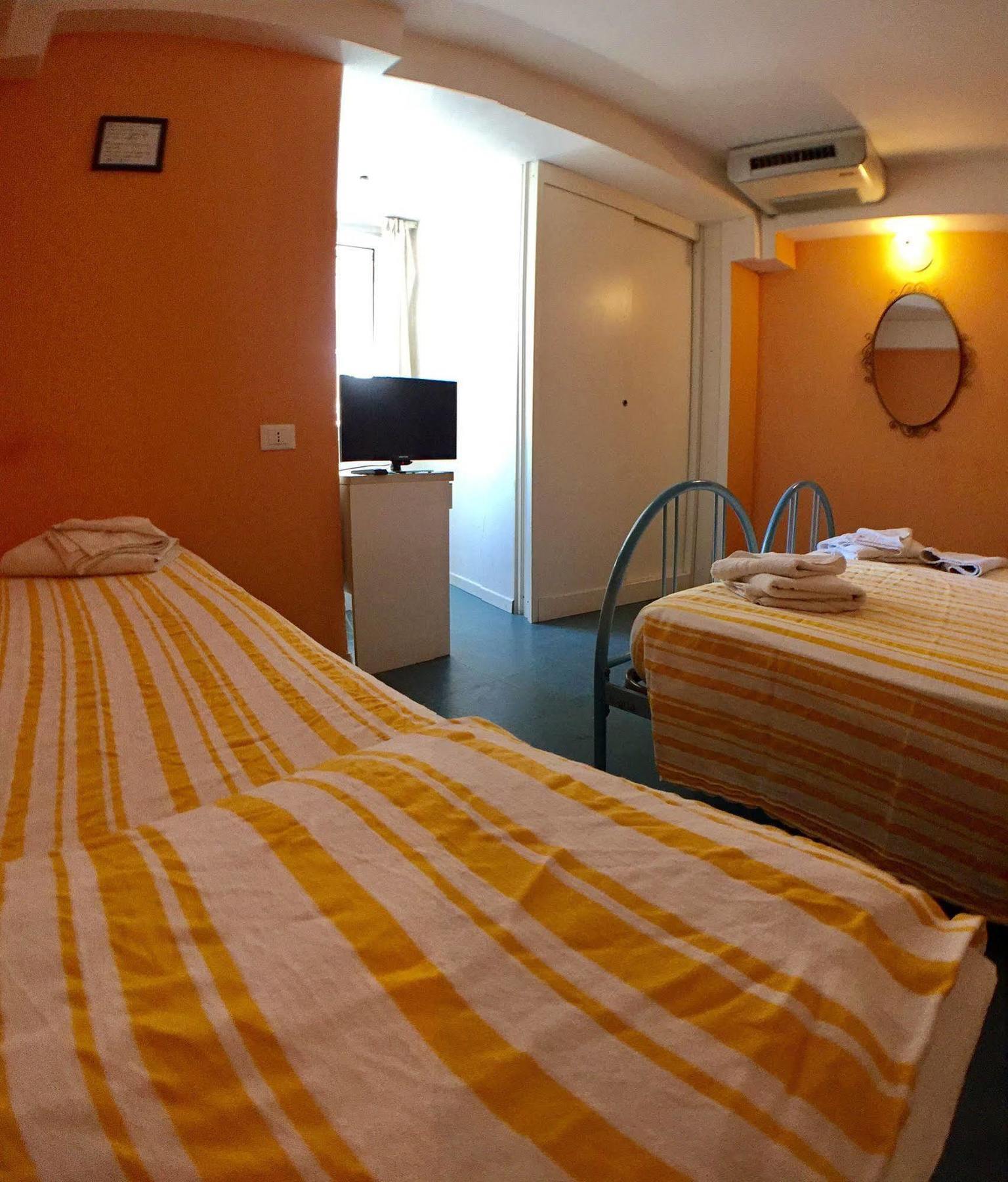 Hotel Mehari Riccione Luaran gambar