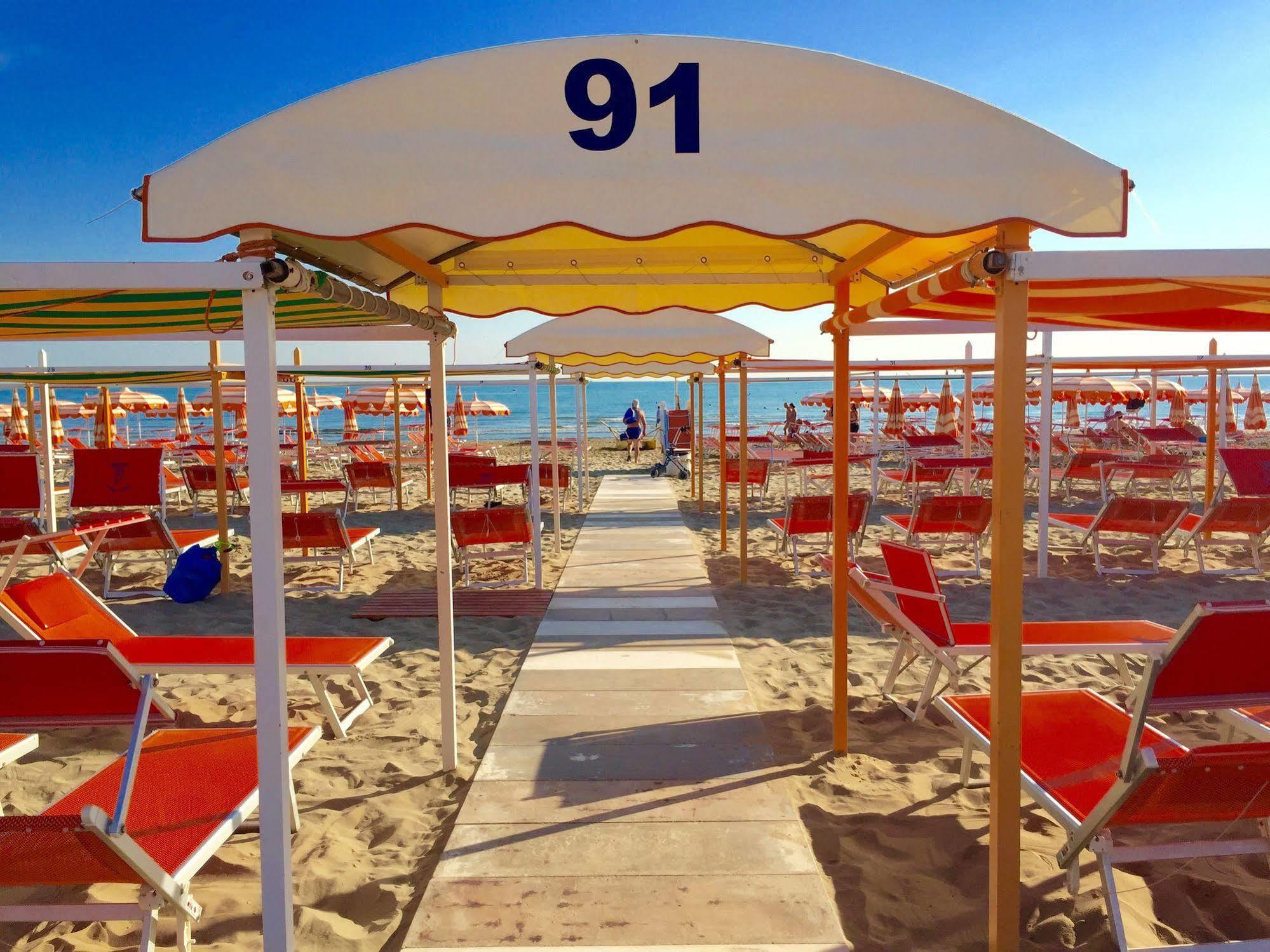 Hotel Mehari Riccione Luaran gambar
