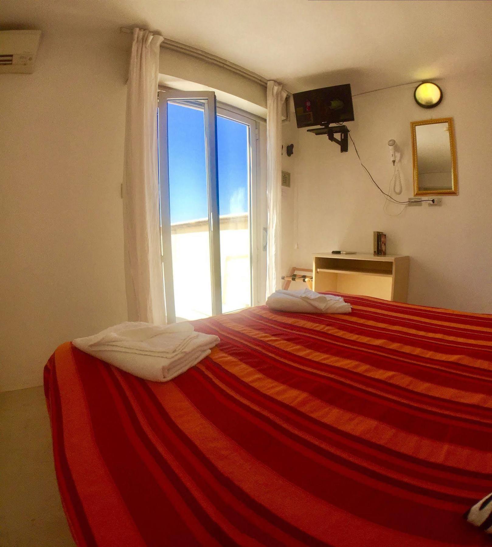 Hotel Mehari Riccione Luaran gambar