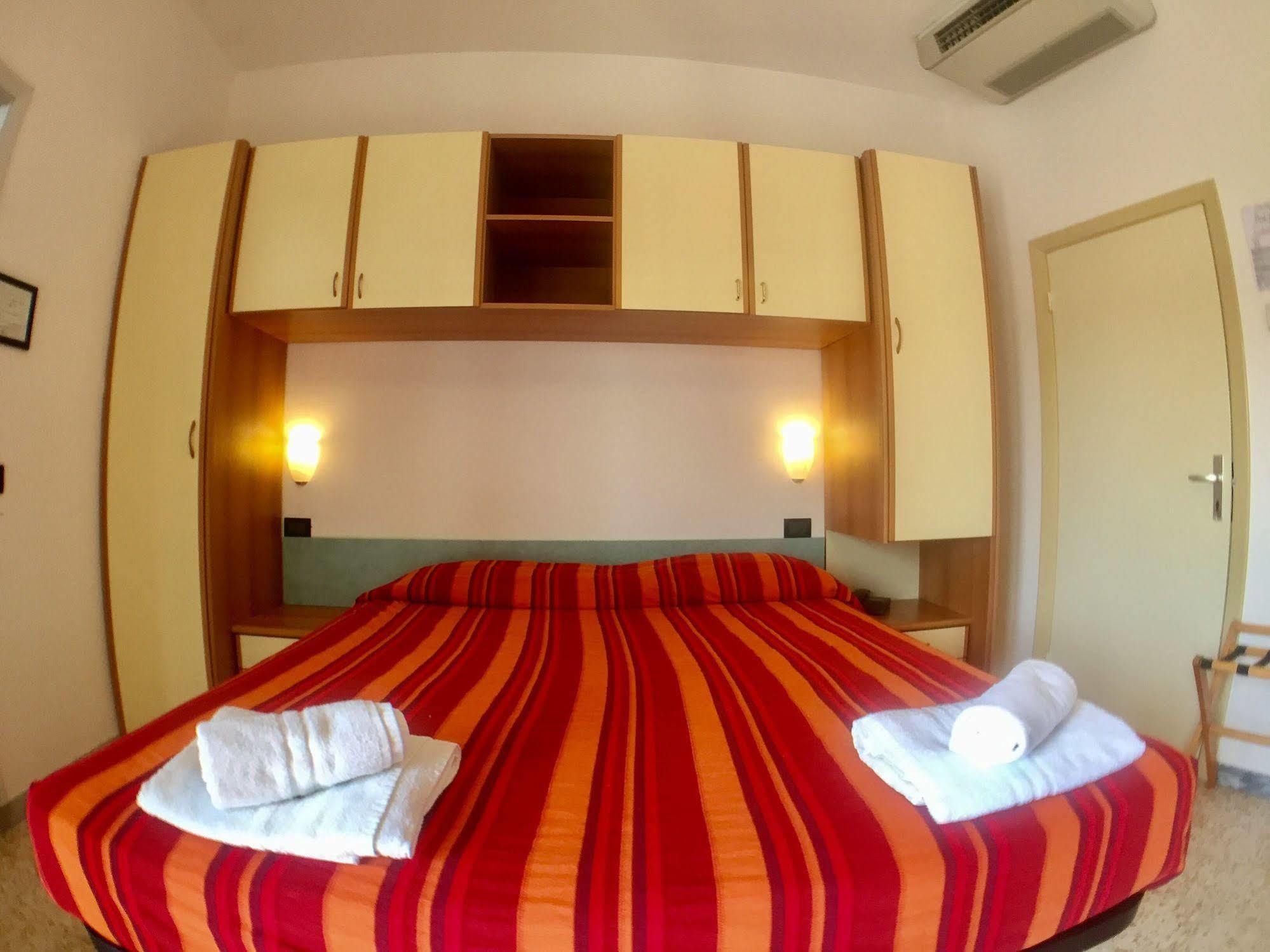 Hotel Mehari Riccione Luaran gambar