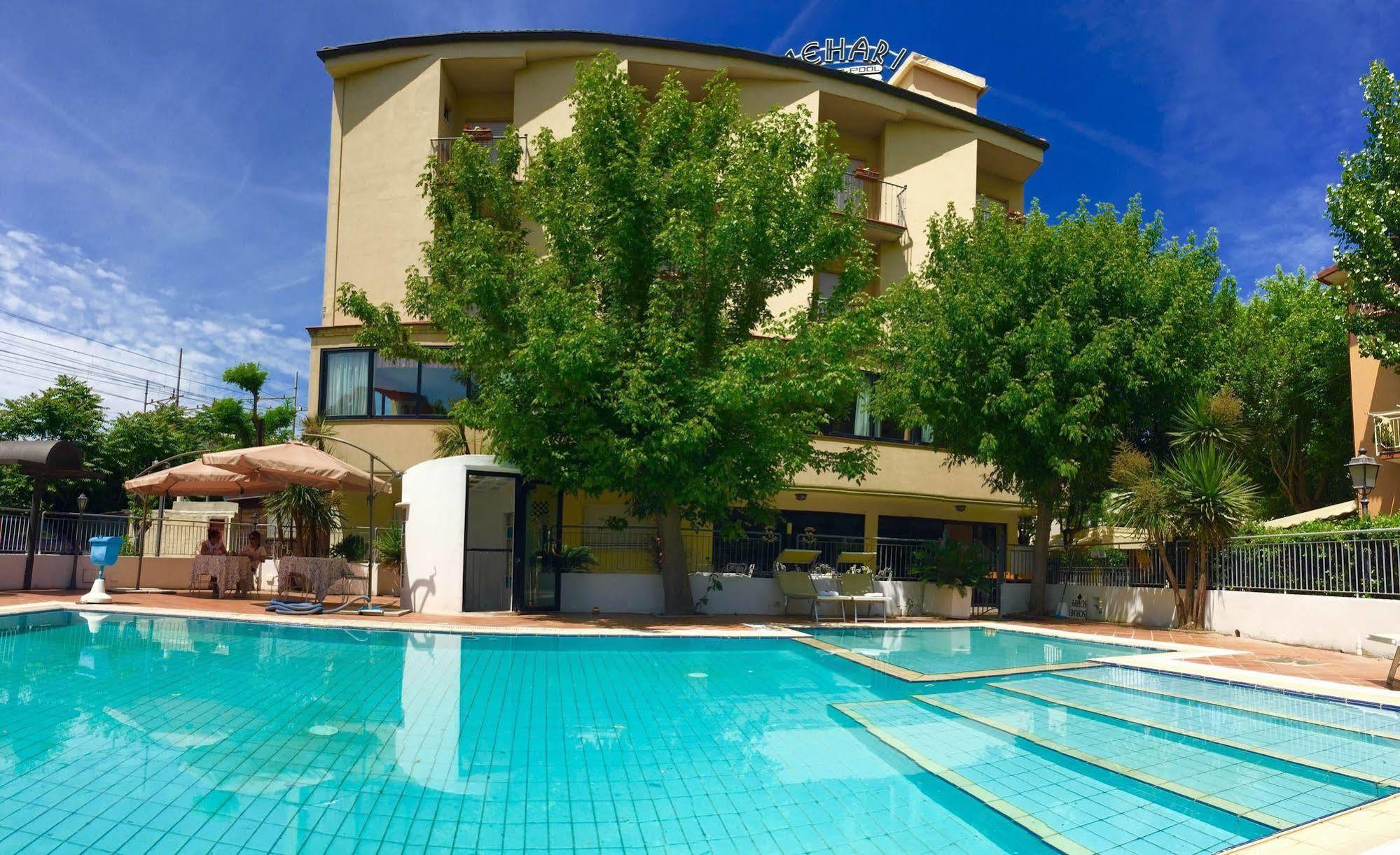 Hotel Mehari Riccione Luaran gambar